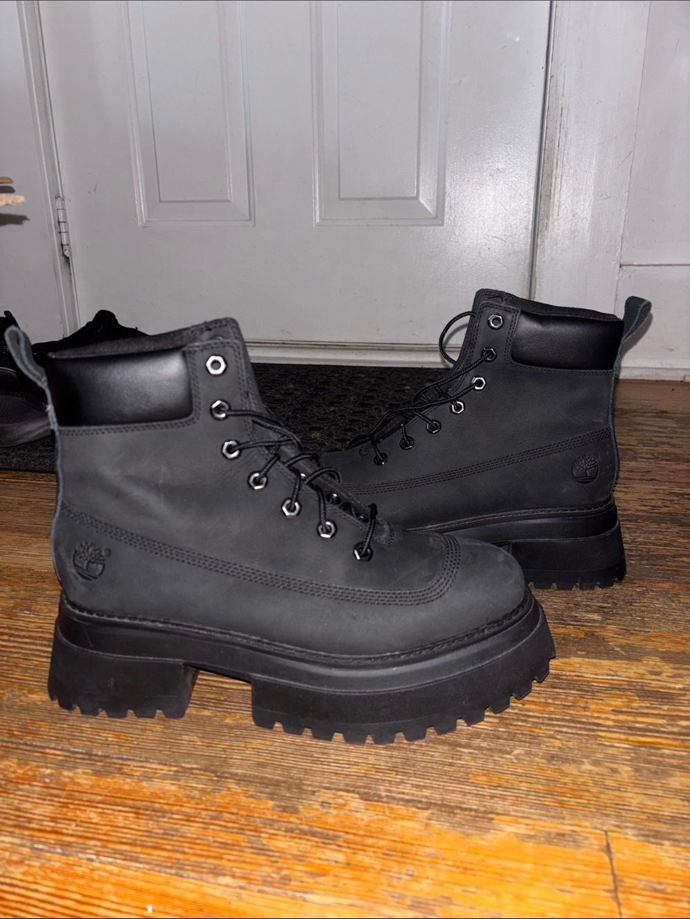 Timberland Women's Black Chunky Lug Sole Leather Combat Boots